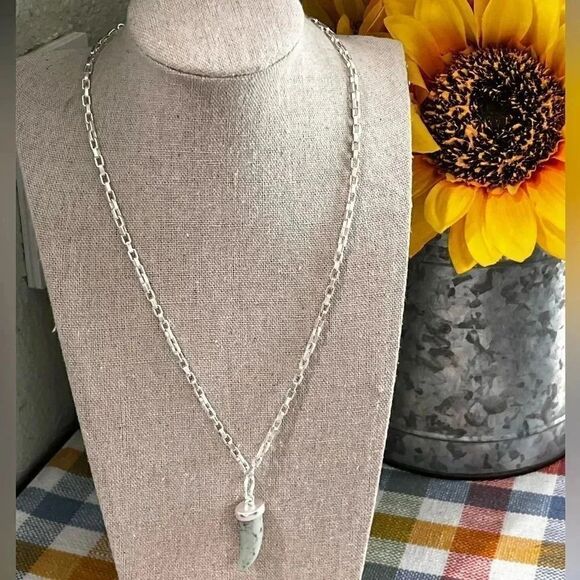 NWTĀ LuckyāSilverāGemstoneāGreenāTuskāPendantāNecklaceā#LBNK - Picture 1 of 7